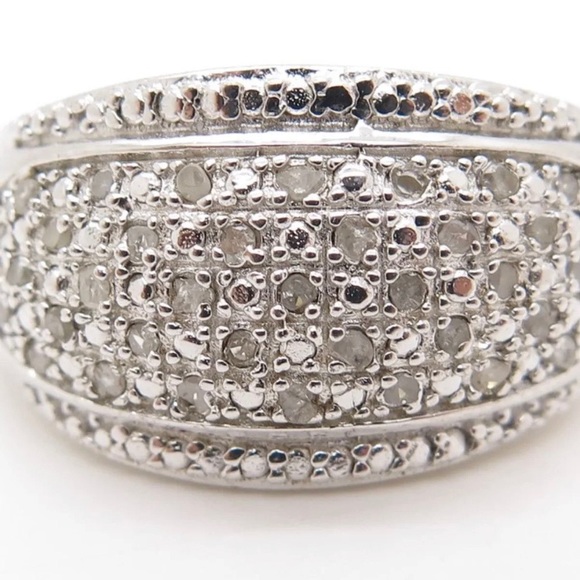 Ring - Picture 2 of 2